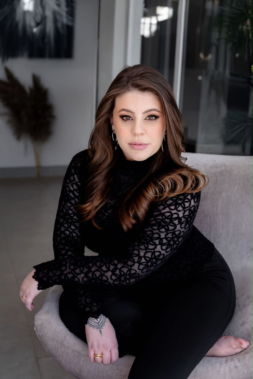 Dra. Thais Passos