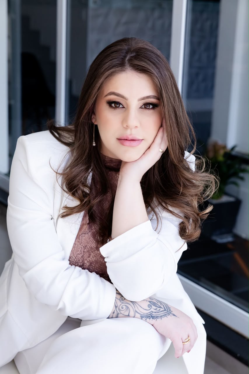 Dra. Thais Passos